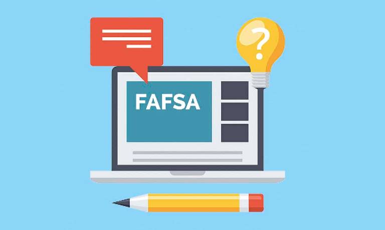 computer with FAFSA on screen 
