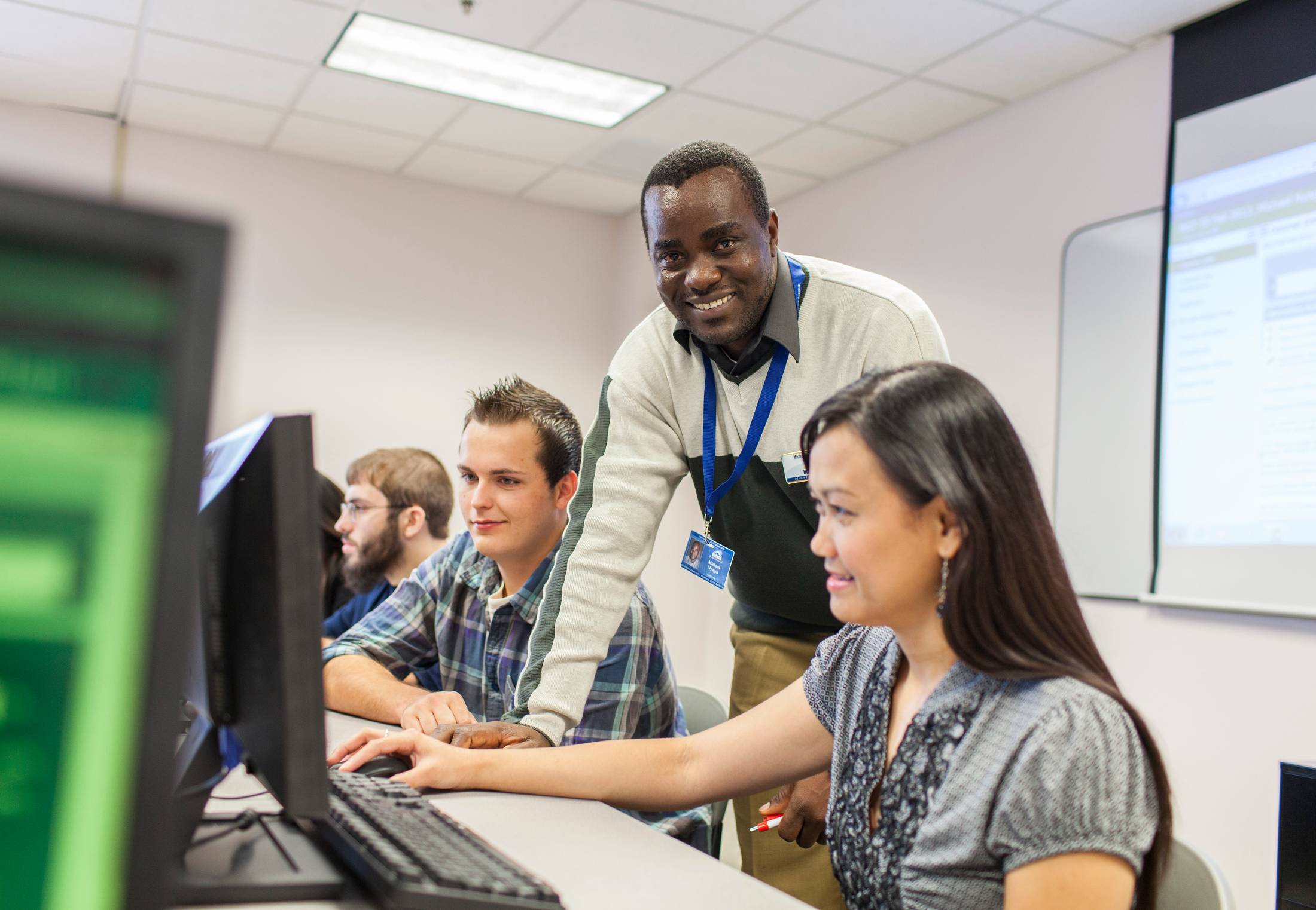 HCTC students in computer lab